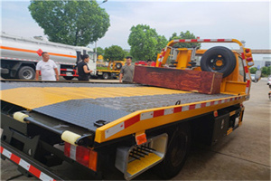 翁源附近拖车电话号码服务